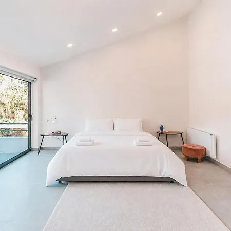 Villa In Golf & Pool Barbecue