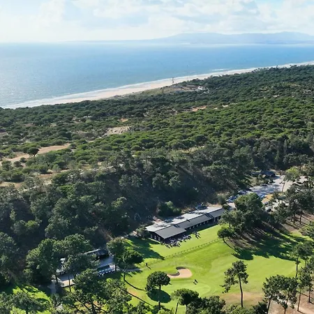Villa In Golf & Pool Barbecue Caparica