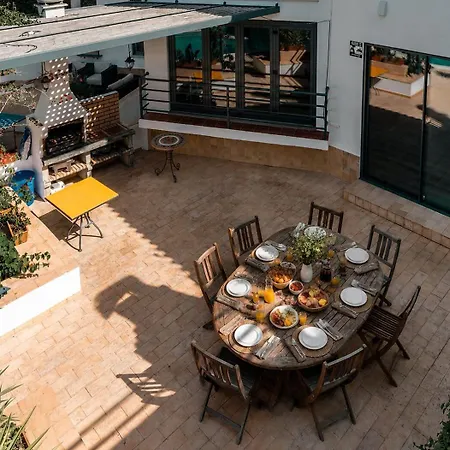 In Golf & Pool Barbecue * Caparica